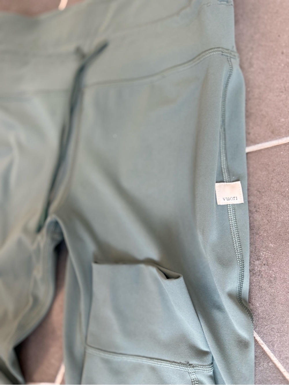 Vuori Women's Leggings in Sage Green - Picture 2 of 6